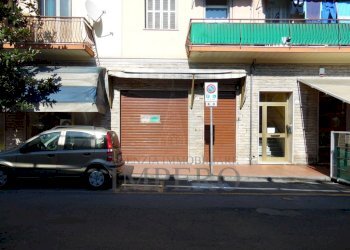 001 (FILEminimizer).JPG - Locale Commerciale Ventimiglia - foto 1