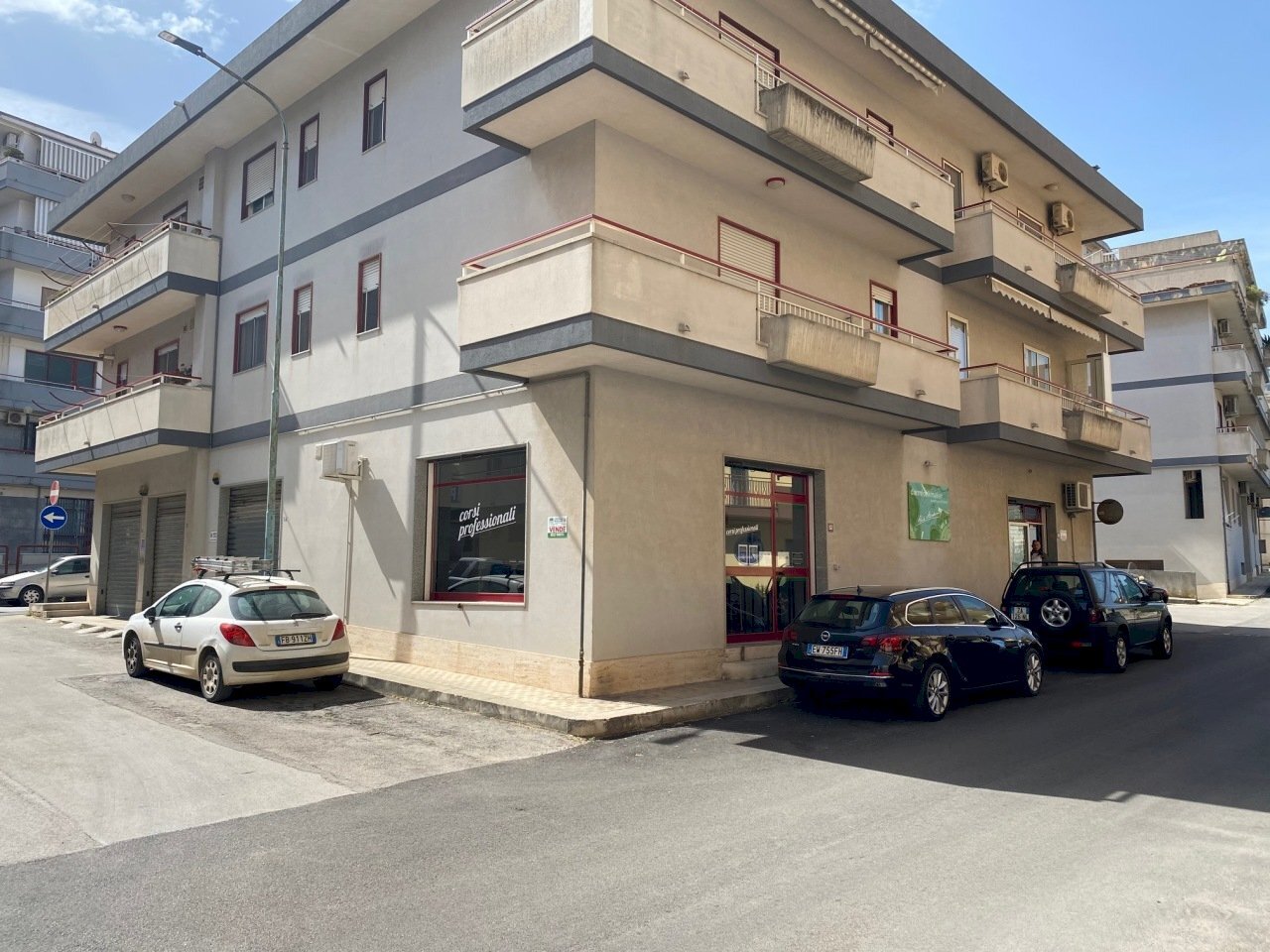 IMG_3082.jpg - Locale Commerciale Via Furio Camillo 201, Modica - foto 3