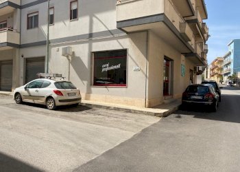 IMG_3081.jpg - Locale Commerciale Via Furio Camillo 201, Modica - foto 5