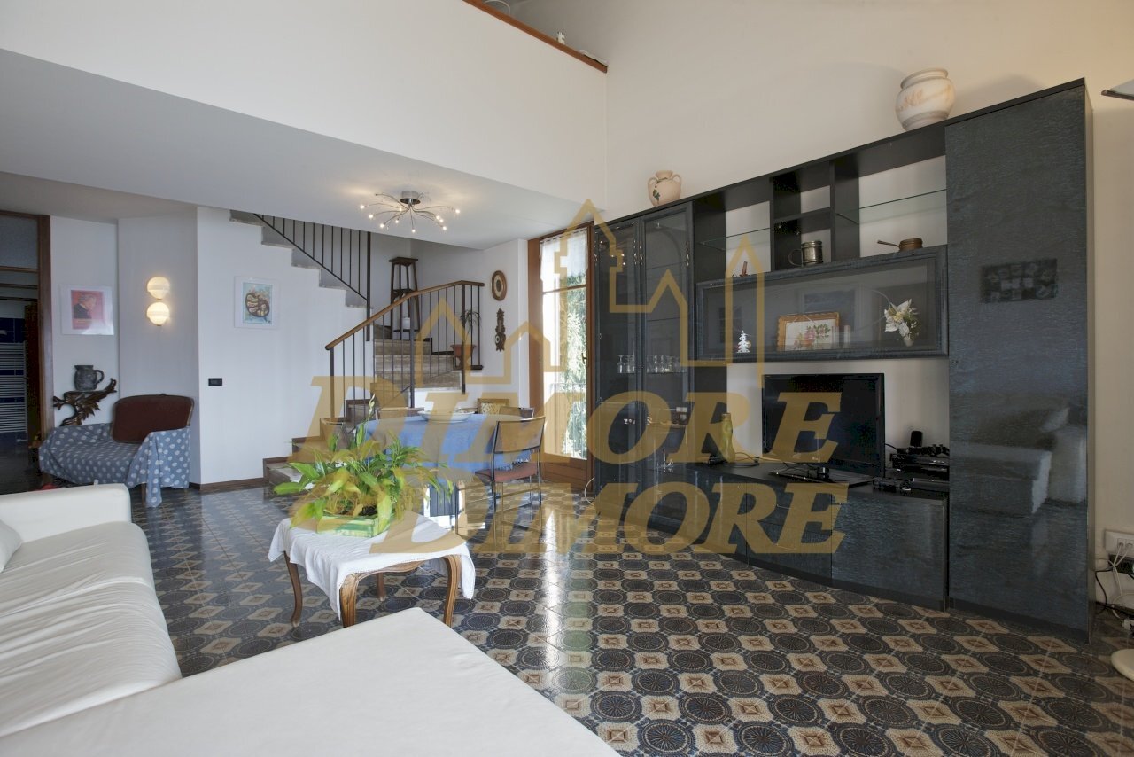 sala 4.jpg - Appartamento Strada Statale 34 del Lago Maggiore 68, Oggebbio - foto 3