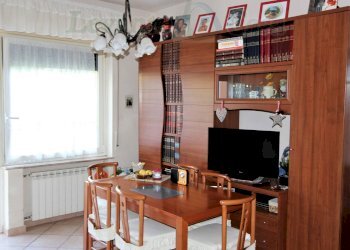 001 - Zona giorno (3).jpg - Apartment Uscio - photo 2