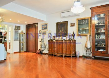 salone - Casa indipendente Via del Pino 12, Livorno - foto 3