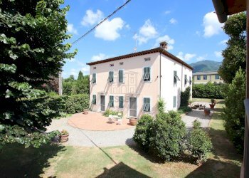 Prospetto villa frontale - Villa Via di segromigno, Capannori - foto 2