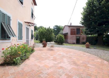 Vista annesso e villa ingresso - Villa Via di segromigno, Capannori - foto 23