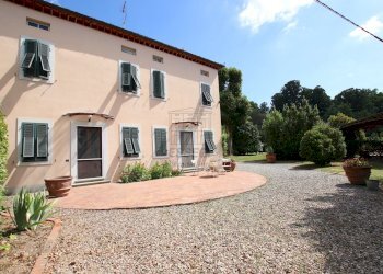 Vista facciata di ingresso - Villa Via di segromigno, Capannori - foto 24