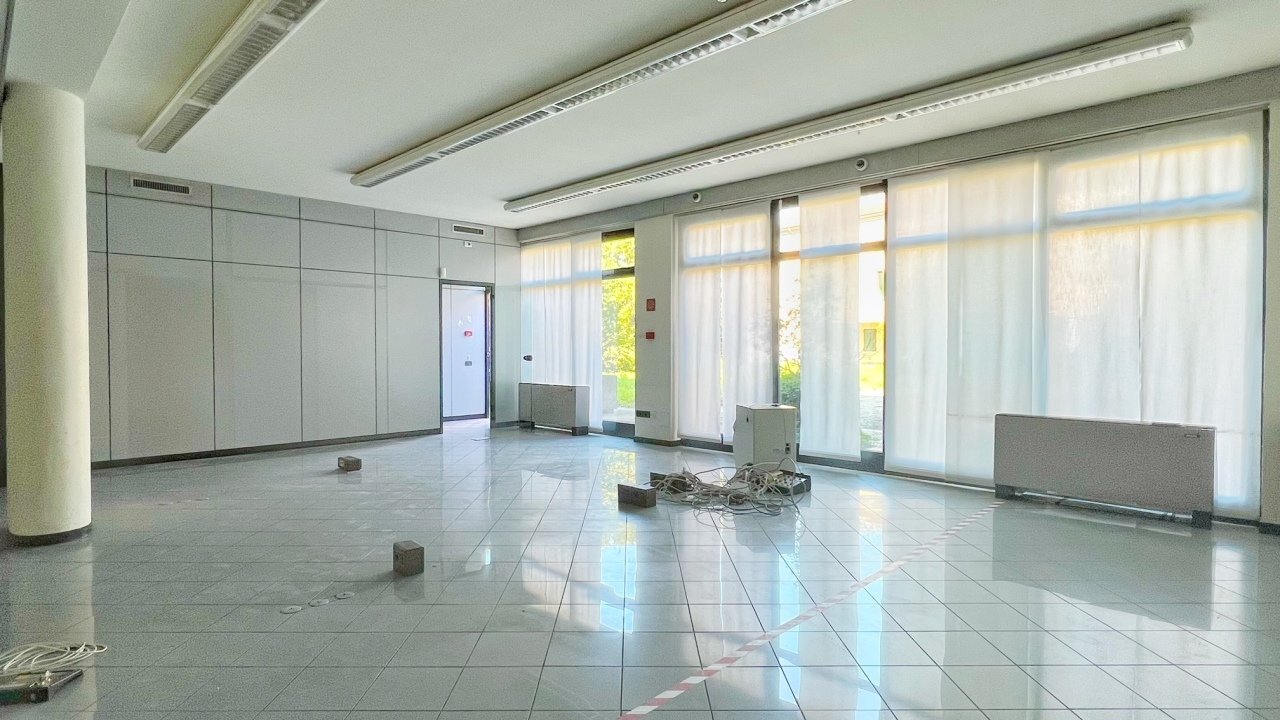 IMG_3040.jpg - Locale Commerciale Via Santissima, Borgosatollo - foto 1