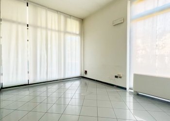 IMG_3043.jpg - Locale Commerciale Via Santissima, Borgosatollo - foto 4