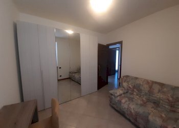 camera da letto - Appartamento Piazza Santo Stefano 8, Vizzola Ticino - foto 7