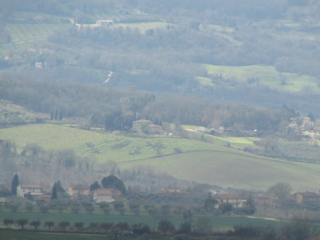 IMG_9913.JPG - Casale Massa Martana - photo 2