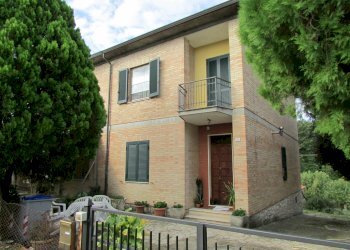 IMG_6291.JPG - Porzione di casa Todi - foto 1