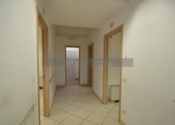 DISIMPEGNO - Locale Commerciale Via Luigi Catanelli 23, Perugia - foto 8