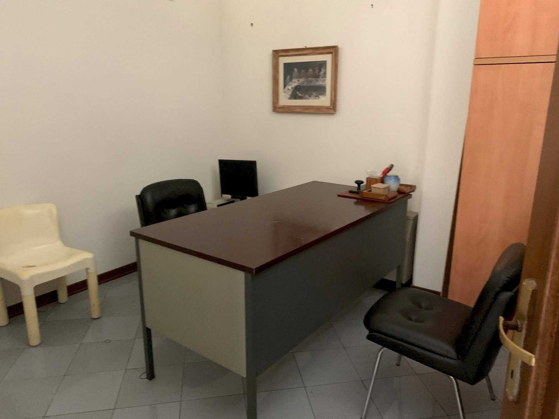 Office Via Fratelli Rosselli, Lucca (neighborhood Sant'Anna) - photo 1