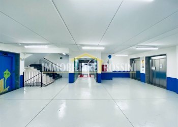 zona ascensori - Box piazza della Repubblica, Varese - foto 9
