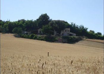 esterno con panorama - Casa indipendente Via Fontalbino 1, Jesi - foto 1