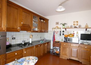 P1060031.jpg - Casa indipendente Scarperia e San Piero - foto 4