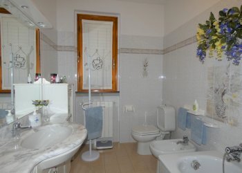 P1060034.jpg - Casa indipendente Scarperia e San Piero - foto 5