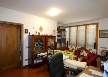 P1060023.jpg - Casa indipendente Scarperia e San Piero - foto 6