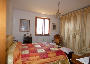 P1060035.jpg - Casa indipendente Scarperia e San Piero - foto 8