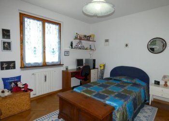 P1060038.jpg - Casa indipendente Scarperia e San Piero - foto 9