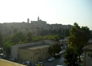 PANORAMA DAL BALCONE - Appartamento Viale della vittoria 34/B, Jesi - foto 4