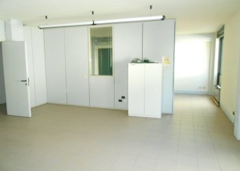 DSCN9942.JPG - Ufficio via di tempagnano, Lucca - foto 1