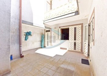 Cortile interno - Casa indipendente Castrignano del Capo - foto 5