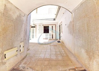 Cortile interno - Casa indipendente Castrignano del Capo - foto 6