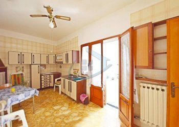 Cucina - Casa indipendente Castrignano del Capo - foto 15