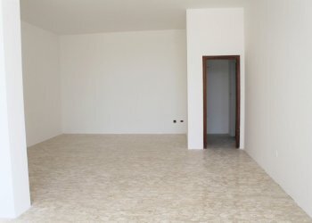 IMG_1781.JPG - Locale Commerciale via Nazionale, Perano - foto 3