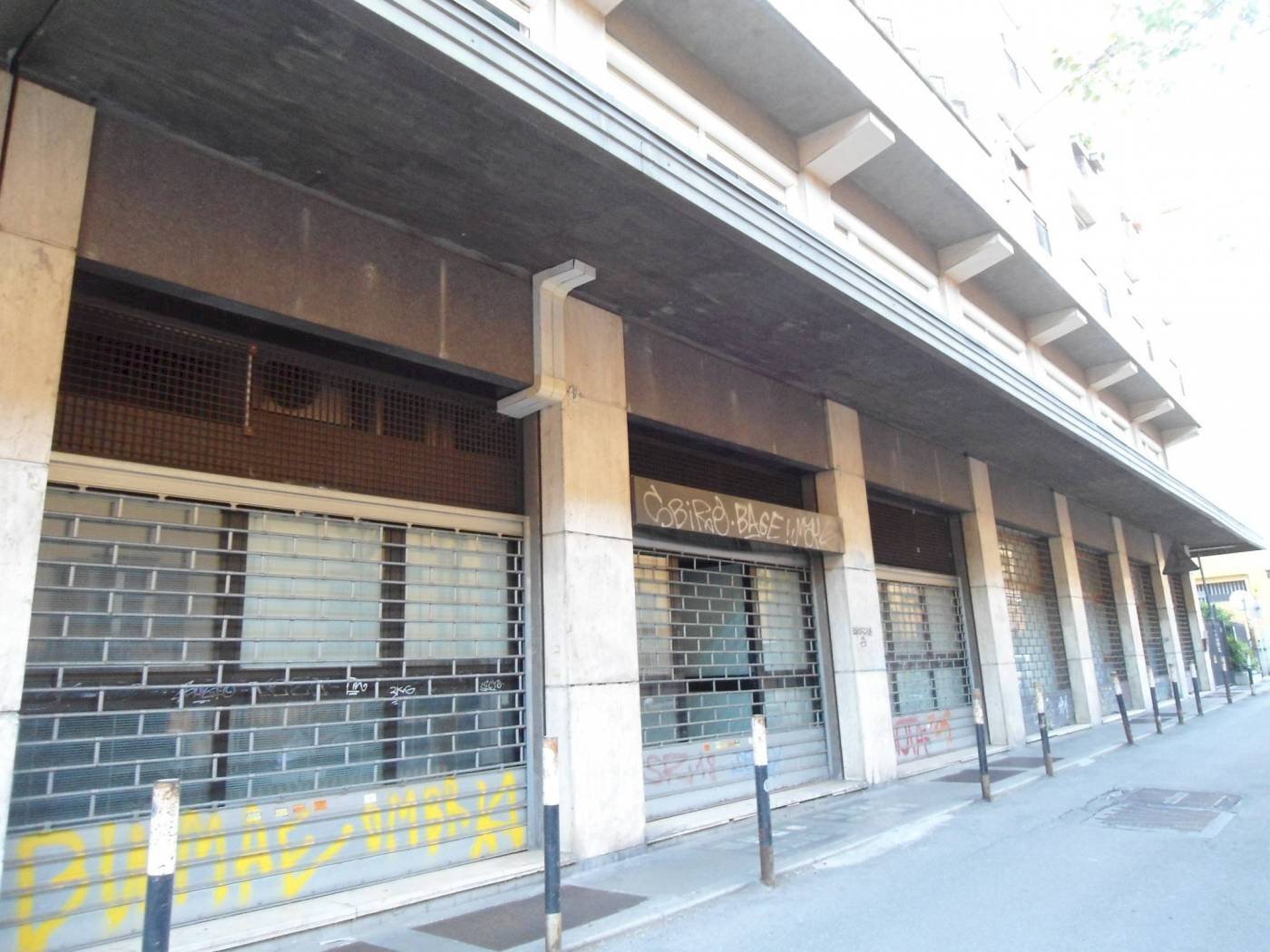 VETRINE - Ufficio via Capo di Lucca, Bologna (zona Irnerio) - foto 1