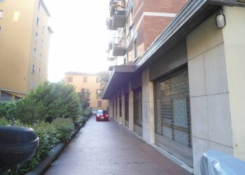 VETRINE - Ufficio via Capo di Lucca, Bologna (zona Irnerio) - foto 4
