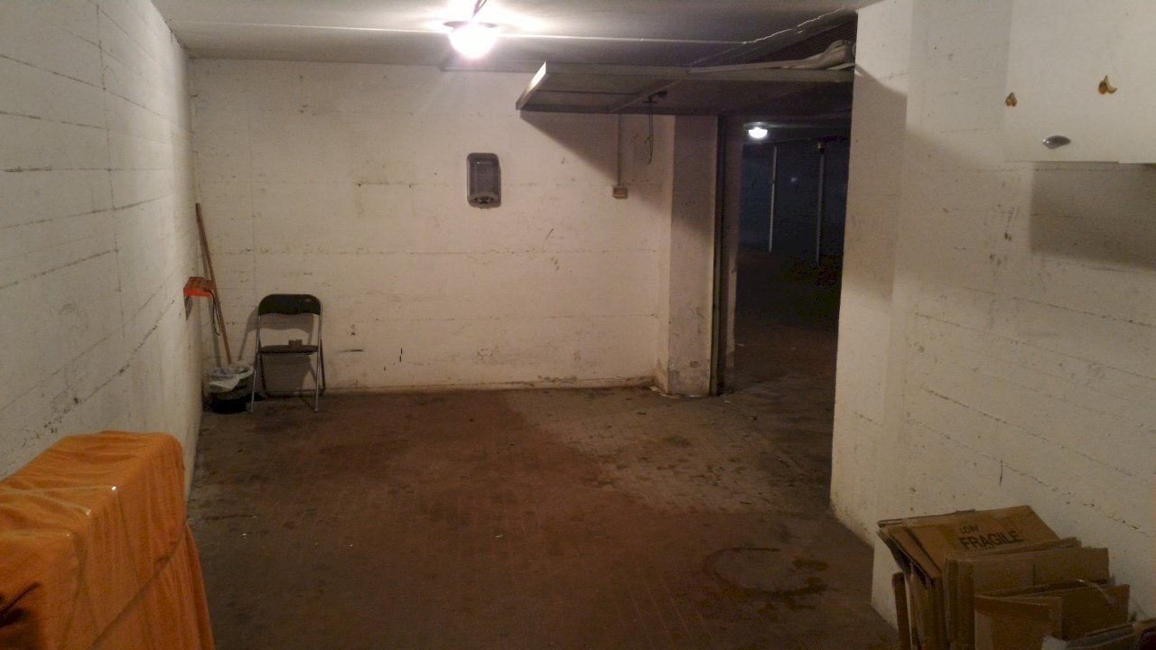 P_20180309_155438.jpg - Box Via Berghini 3, Genova - foto 1