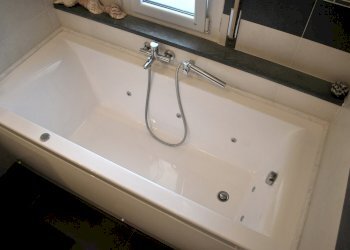 Bagno pioarticolare vasca idromassagg.JPG - Appartamento Lerici - foto 10