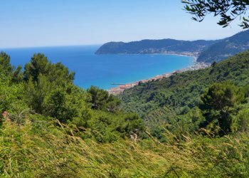 Building land Alassio - photo 1