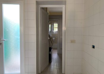 Commercial Activity via aurelia, Viareggio - photo 8