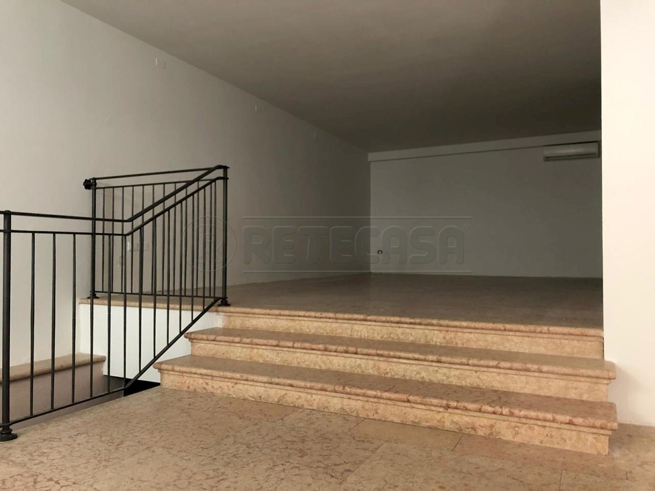 2 - Locale Commerciale Bassano del Grappa - foto 1