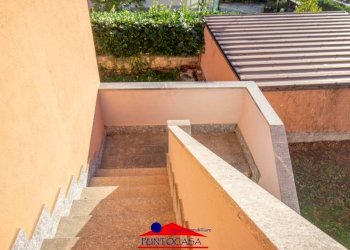 scala di ingresso - Apartment via Copetta, 24, Dronero - photo 3