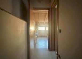 corridoio - Two-room apartment via Fratelli Bandiera, Brescia (neighborhood Centro Storico) - photo 37