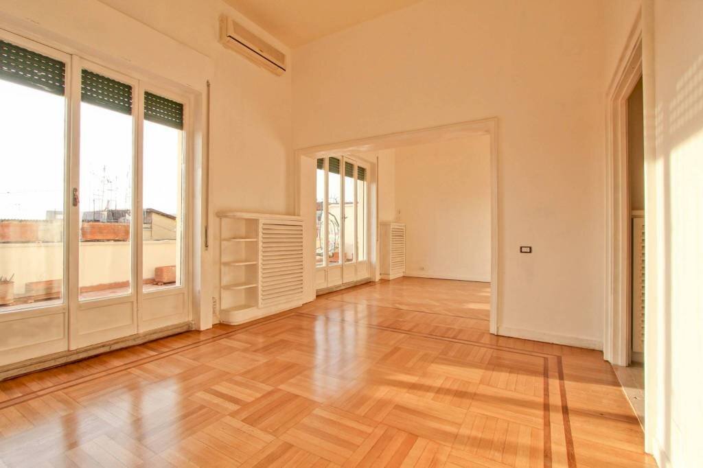 camera da pranzo - Attico via Lucullo, 3, Roma (zona Centro Storico) - foto 3