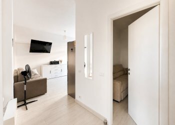 87D0BCD8-30D4-4021-905B-FF27D91FDDD6 - Three-room apartment Via Torino 99, Arona - photo 8