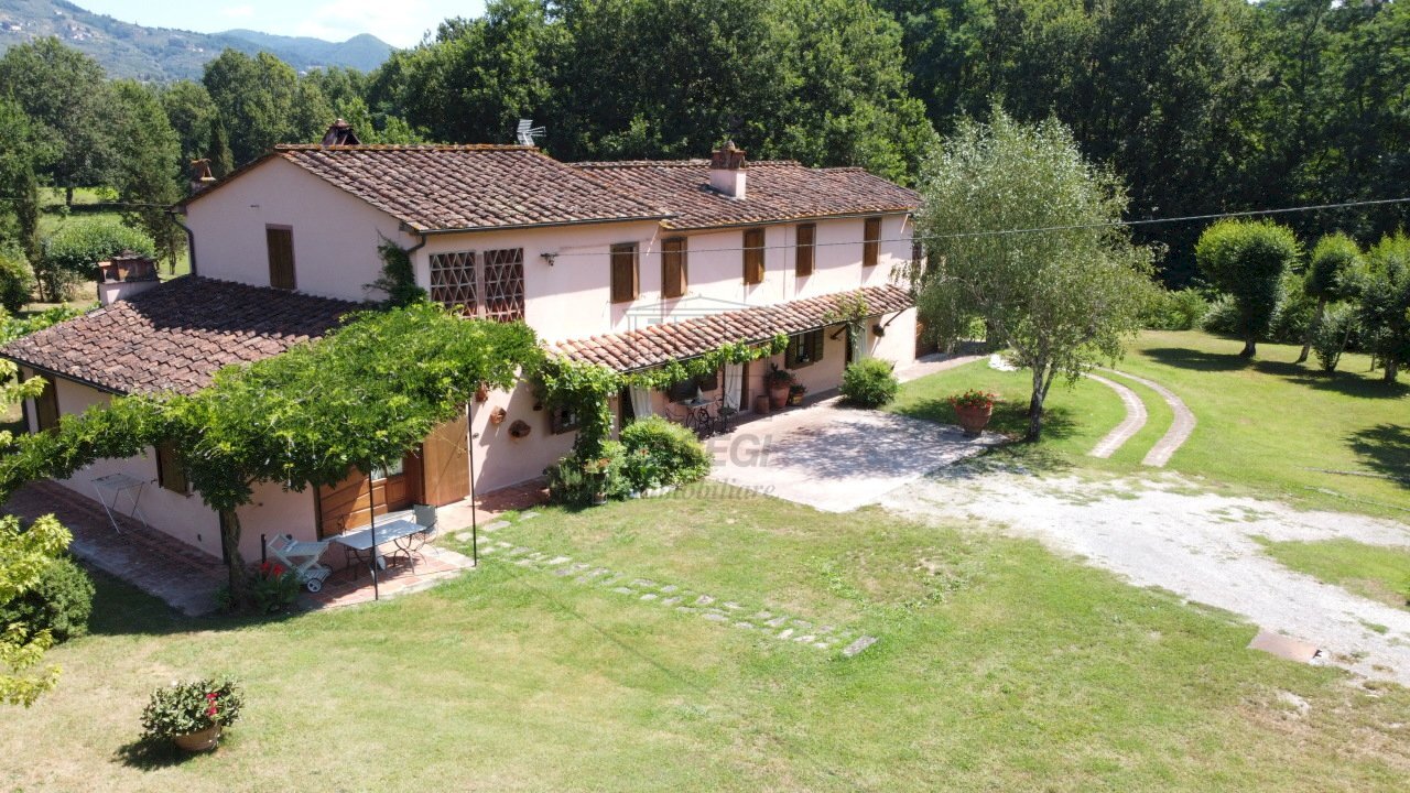 vendesi rustico con piscina e parco DJI_0752.JPG - Casale Via della Chiesa di Gragnano, Capannori - foto 3