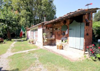 vendesi rustico con piscina e parco IMG_3902.JPG - Casale Via della Chiesa di Gragnano, Capannori - foto 10