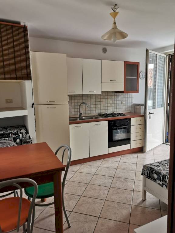 Cucina - Bilocale via Visconti Venosta, Bra - foto 2