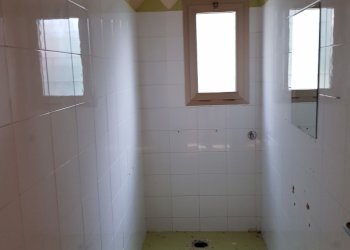 20210910_174429.jpg - Commercial Premises Via della Madonnina, Capannori - photo 10