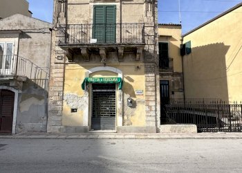 IMG_9572.JPG - Magazzino Corso Vittorio Emanuele 27, Modica - foto 1