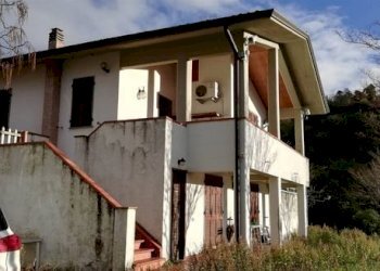 8f4c3d9724db3fc1cf1d8ccd5403ac31.jpg - Villa Via Prulla 27, Sarzana - foto 10