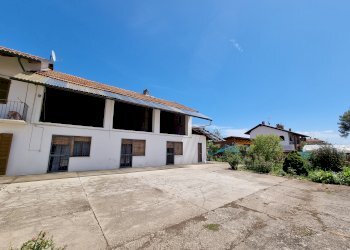 Cascina strada Cascinassa, 13, frazione Campagna, Crescentino - foto 1