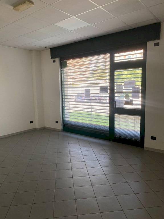 Ufficio - Attività Commerciale via Vecchia di Buriasco, Pinerolo - foto 2