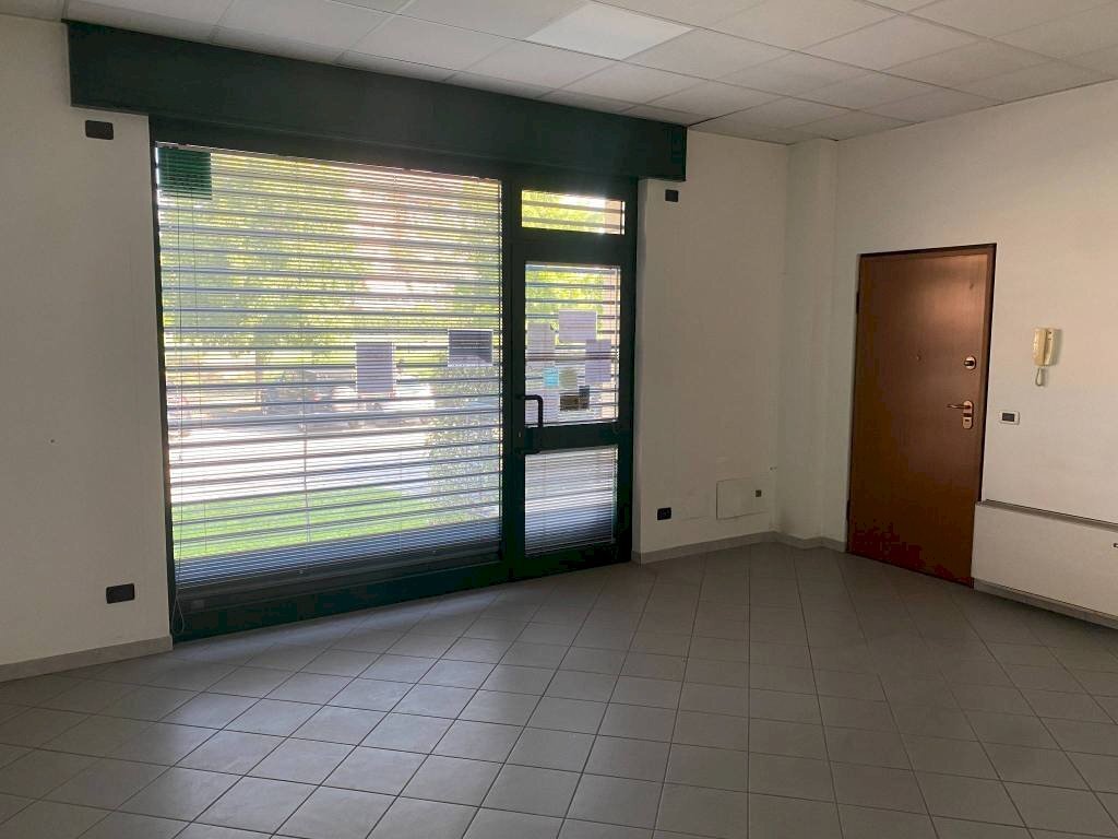 Ufficio - Attività Commerciale via Vecchia di Buriasco, Pinerolo - foto 3