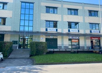 VISTA - Attività Commerciale via Vecchia di Buriasco, Pinerolo - foto 1